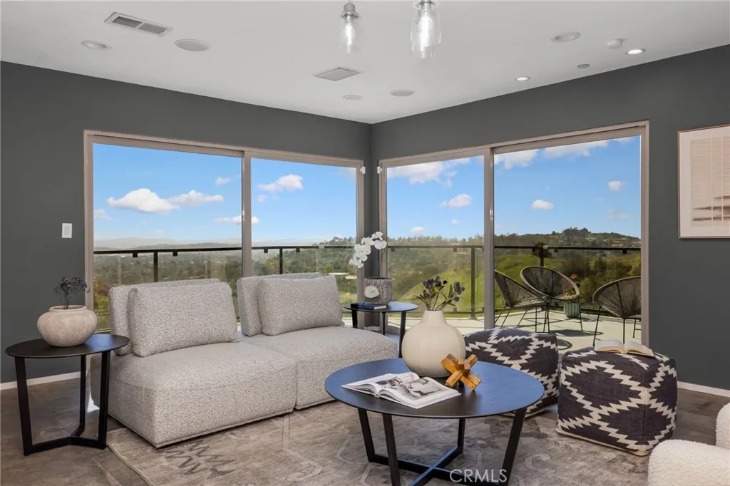 2637 N Mountain Avenue, Claremont, California 91711 home-pic-24